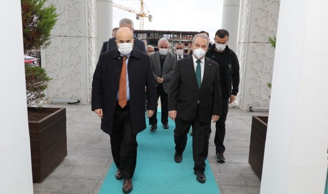 Demirtaş: "Kimse içinde bulunduğu araca güvenmemeli"