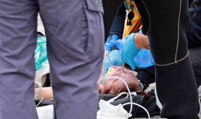 Denizde boğulma tehlikesi geçiren Rus kadın 40 dakikalık kalp masajıyla hayata döndürüldü
