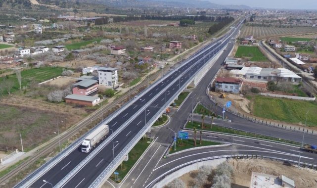 Denizli-Aydın otoyolu Akdeniz Bölgesi'ne gelen turistlerin Ege Bölgesi'ne ulaşımını kolaylaştıracak