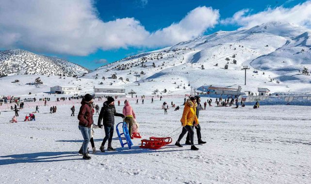 Denizli&#039;nin ikinci beyaz cenneti ziyaretçi akınına uğruyor