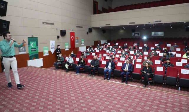 Develi Belediyesi personeline Madde Bağımlılığı Semineri