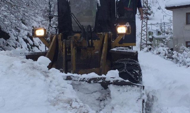 Devrek'te karla mücadele sürüyor