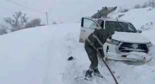 Dicle Elektrik Silvan ekipleri kardan kurtulduktan sonra enerji için harekete geçti