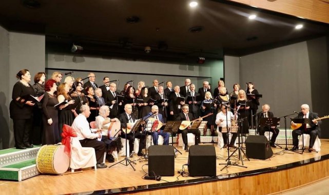 Didim Türkü Grubu'ndan yeni yıl konseri