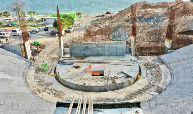 Didim'de amfi tiyatro yükselmeye devam ediyor