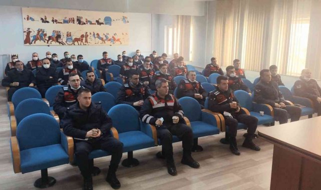 Dinar'da 'Aile İçi ve Kadına Yönelik Şiddetle Mücadele' semineri