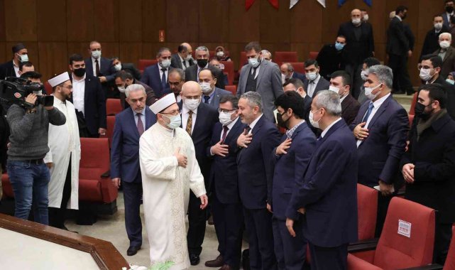 Diyanet İşleri Başkanı Erbaş: "Kur'an-ı Kerim'i en güzel şekilde okumalı, anlamalı, yaşamalıyız"