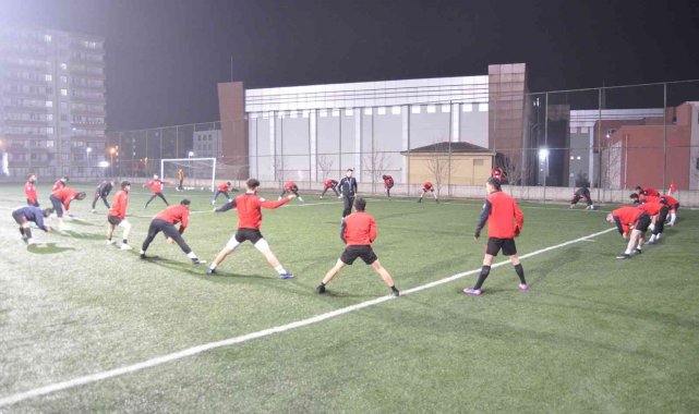 Diyarbakır Adaletspor ilk deplasman maçı öncesi son idmanını yaptı