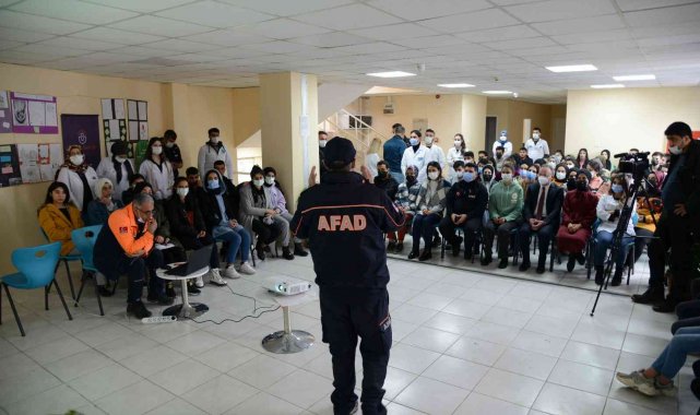 Diyarbakır'da akademi lise öğrencilerine afet eğitimi verildi