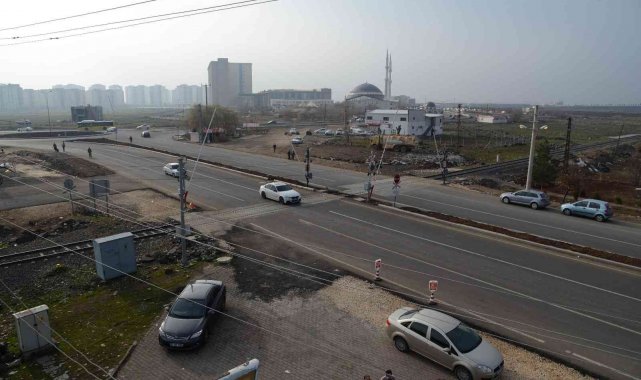 Diyarbakır'da bağlantı yolu yenileme çalışmaları tamamlandı