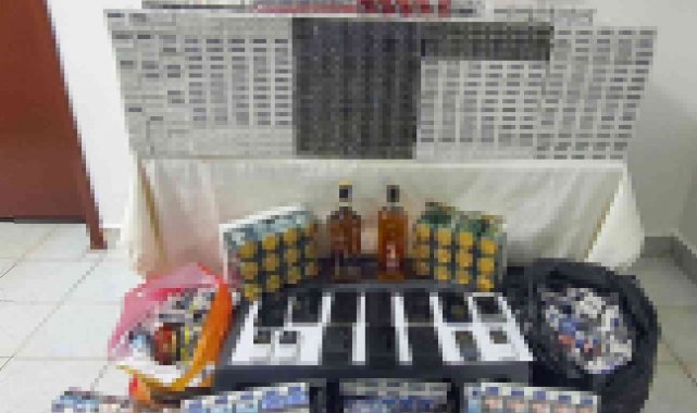 Diyarbakır'da kaçak sigara, cep telefonun ve içki ele geçirildi