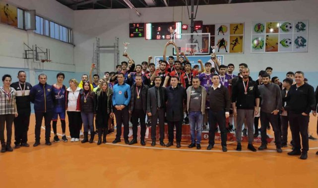 Diyarbakır&#039;da voleybolun şampiyonu 15 Temmuz