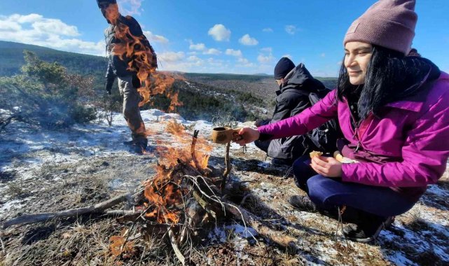 Doğa tutkunları 15 kilometrelik yürüyüşte 4 mevsimi birden yaşadı