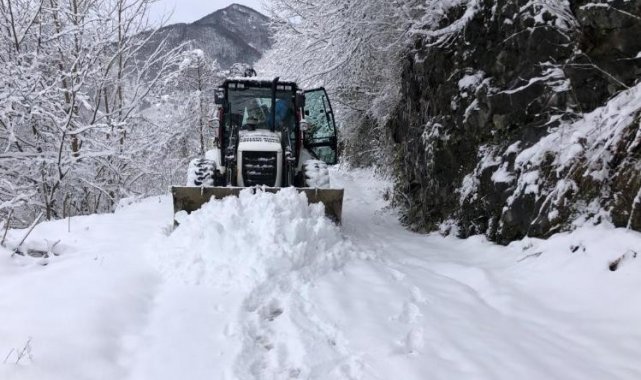 Doğu Karadeniz'de 854 köy ve mahallenin yolu ulaşıma kapandı