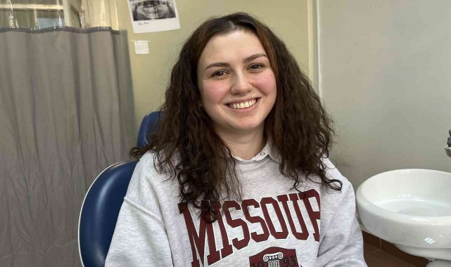 Dolgu yaptırmak isterken çenesinde bakın ne çıktı?