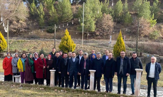 DPÜ Gediz Meslek Yüksekokulu&#039;nun öğretim elemanları kahvaltıda buluştu