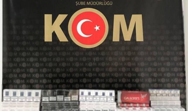 Düğün konvoyundaki minibüste kaçak sigara ele geçirildi