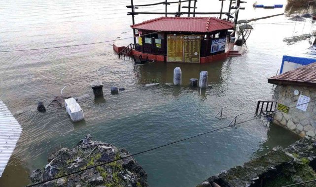 Dünyaca ünlü kaplıca sular atında kaldı