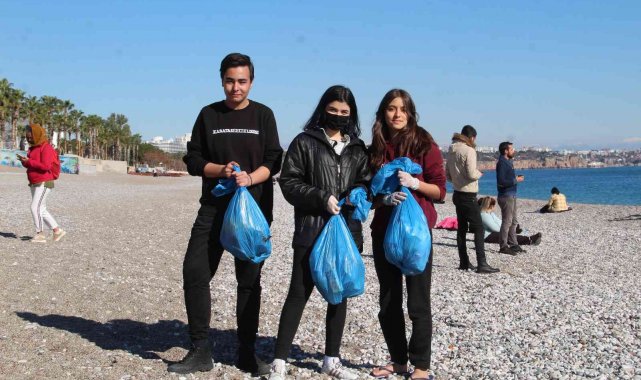 Dünyaca ünlü sahile 750 kilometre uzaklıktan öğrenci eli