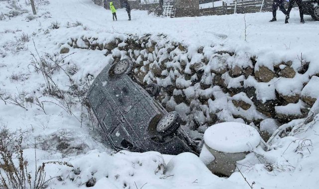 Dursunbey'de kar kazaları da beraberinde getirdi