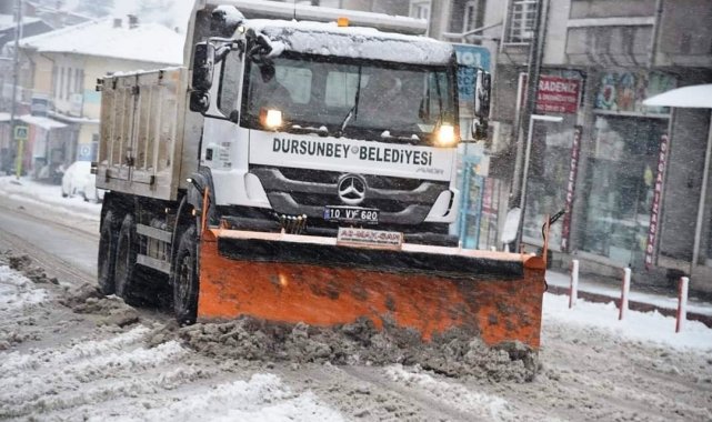 Dursunbey'de karla mücadele