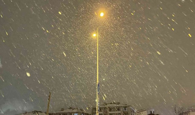 Düzce'de kar yağışı başladı
