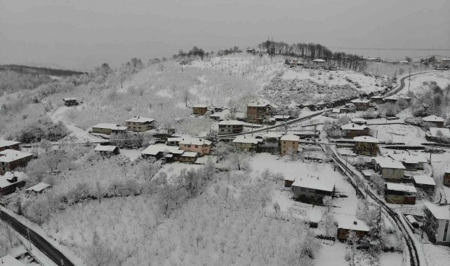 Düzce'de kar yağışı etkili oluyor