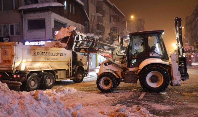 Düzce'de karla mücadele 724 sürüyor