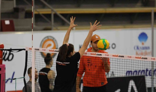 Eczacıbaşı Dynavit, Nilüfer Belediyespor'u konuk ediyor