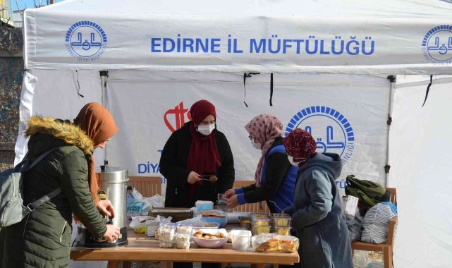 Edirne İl Müftülüğü gençlik çalışmaları kapsamında hayır panayırı düzenledi