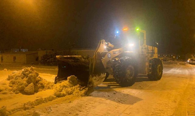 Edremit Belediyesinden karla mücadele çalışması