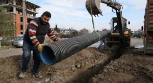 Edremit'te altyapı çalışmalarına devam ediliyor