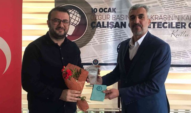 Eğitim Bir-Sen gazetecilerle bir araya geldi