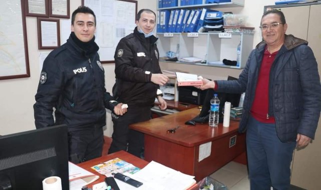 Eğitimcilerden güvenlik güçleri ve sağlık personellerine tatlı ikramı