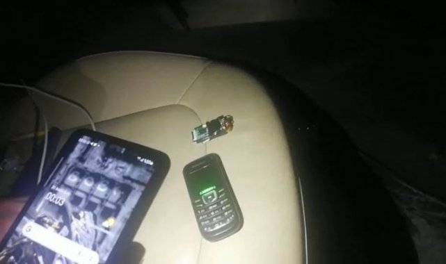 Ehliyet sınavı için kopya düzeneği hazırladılar, polise yakalandılar