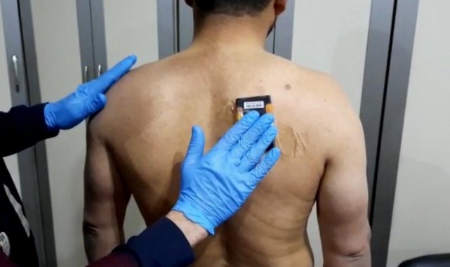 Ehliyet sınavında kopya çekerken yakalandı, üzerinden 6 bin liralık düzenek çıktı