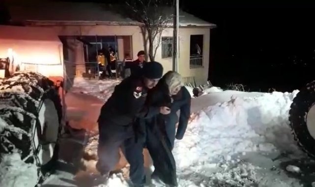 Ekipler, karbonmonoksit gazından zehirlenen yaşlı çift için zamanla yarıştı