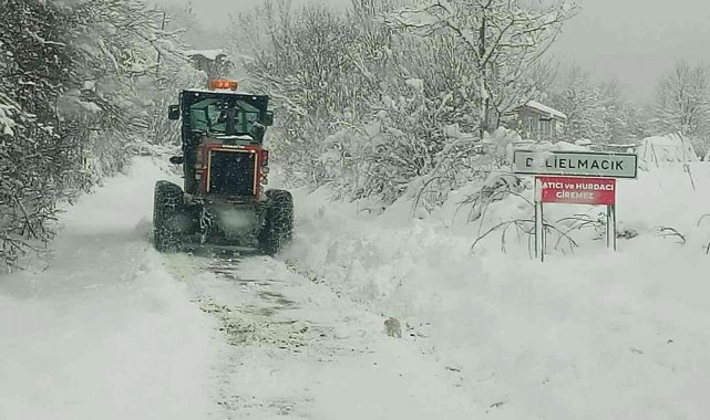 Ekiplerin kar mesaisi aralıksız olarak devam ediyor