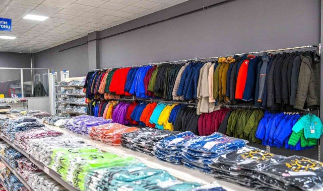 Ekonomik durumu iyi olmayanların kapısı Hayır Çarşısı