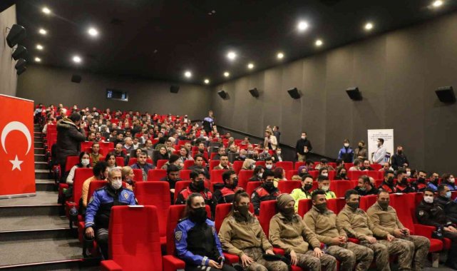 Elazığ Emniyet Müdürlüğü ekipleri, 'Kesişme: İyi ki Varsın Eren' filminde bir araya geldi