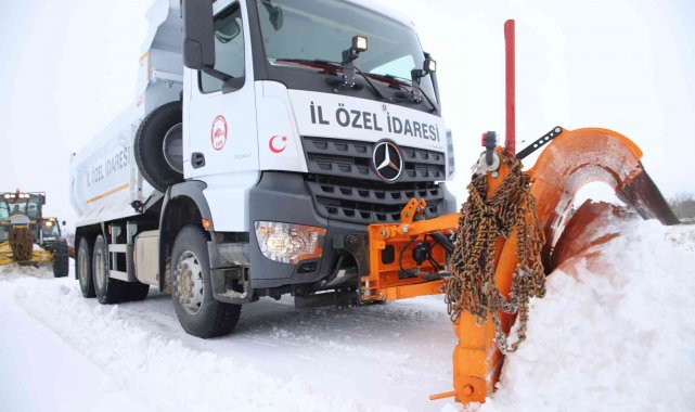 Elazığ merkeze bağlı köy yolları kar nedeniyle ulaşıma kapandı