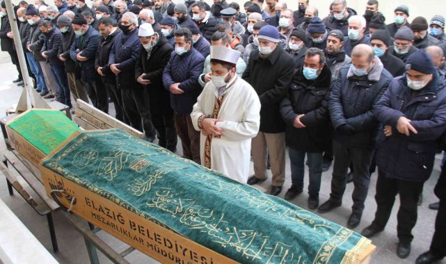 Elazığ'da ağabey ve kardeş 2 saat arayla hayatını kaybetti