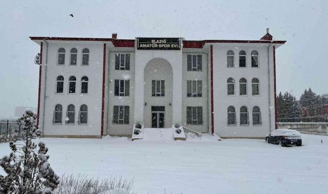 Elazığ&#039;da amatör liglere kar engeli