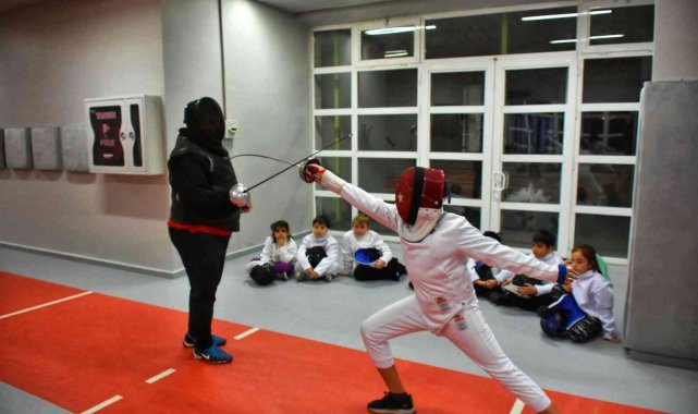 Elazığ'da eskrim antrenmanları başladı