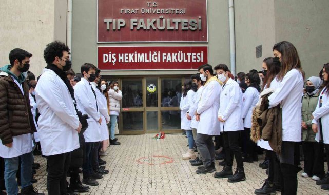 Elazığ'da hayatını kaybeden tıp öğrencisi için arkadaşları anma töreni düzenledi