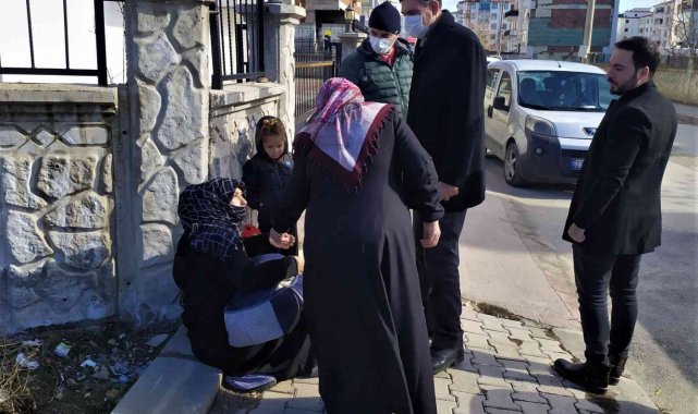 Elazığ&#039;da ilginç olay: Zabıta dilenciyi yakaladı, vatandaş hala para vermeye çalıştı