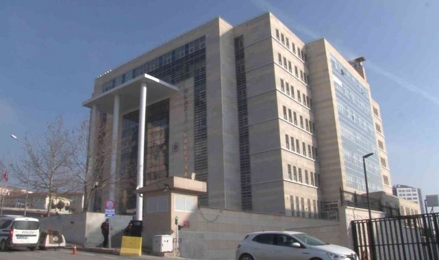 Elazığ&#039;da iş yerinden hırsızlık yapan 2 şüpheli yakalandı