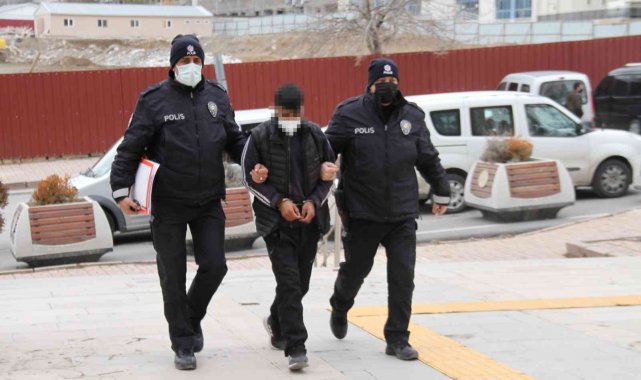 Elazığ&#039;da otomobilden teyp çalan hırsızı tutuklandı