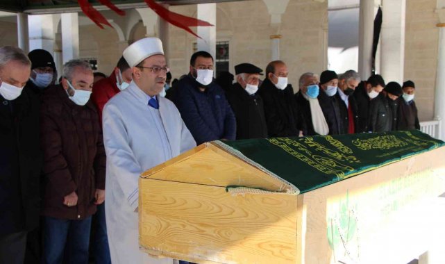 Elazığspor'un kurucularından İhsan Uğur son yolculuğuna uğurlandı