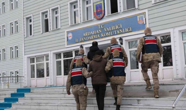 Elektrik direği hırsızları yakalandı